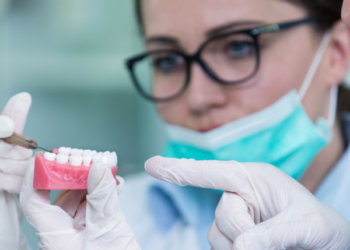 Protetik Diş Tedavisi Nedir? Faydaları Nelerdir?