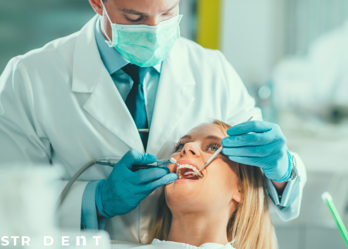 <strong>كيف يتم إجراء عملية تجميل الأسنان الوردية؟</strong>